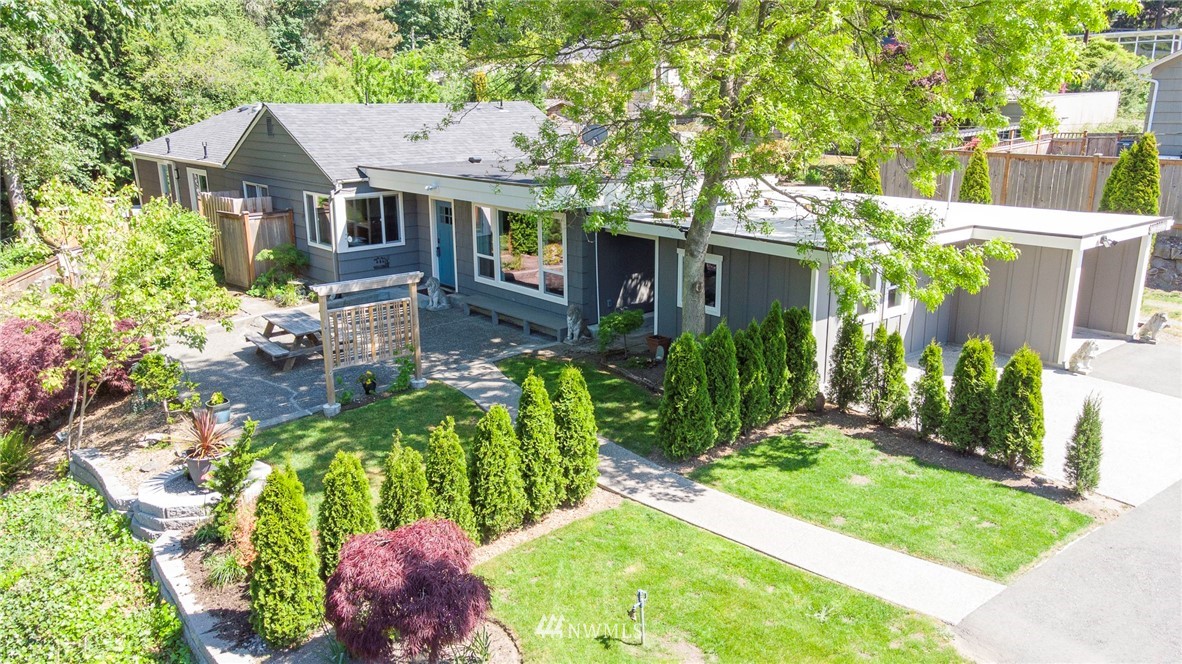 1002 Dayton Street Edmonds, WA 98020 - Photo 1 of 27 Gallery Image 1