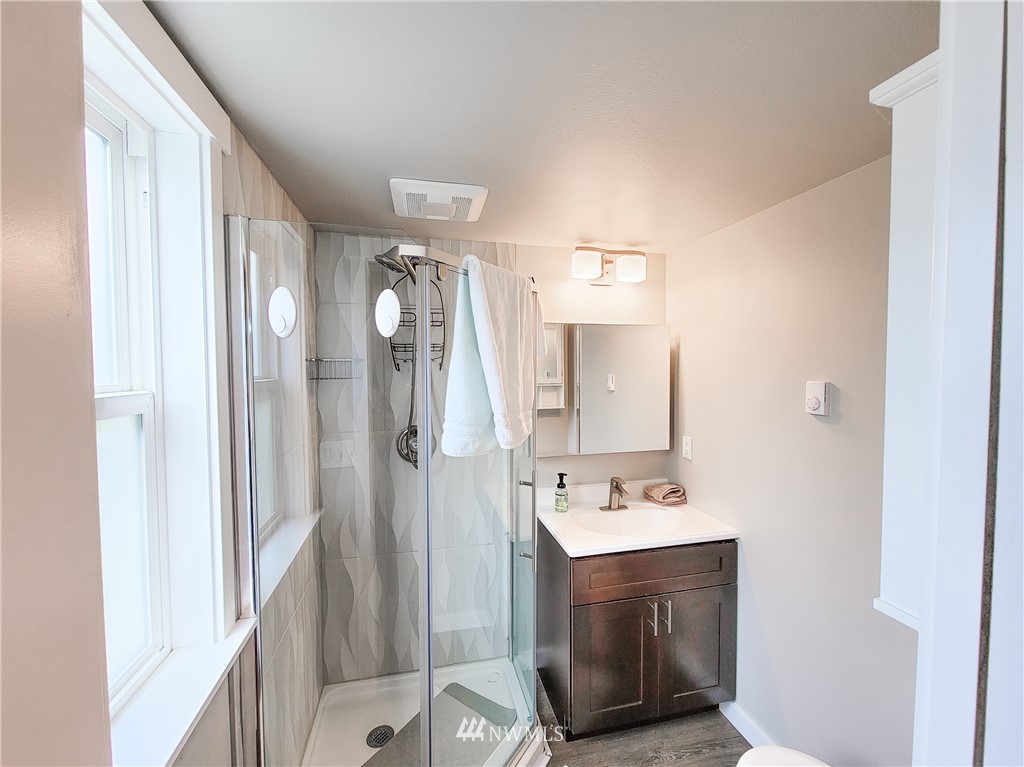 1002 Dayton Street Edmonds, WA 98020 - Photo 12 of 27 Gallery Image 12