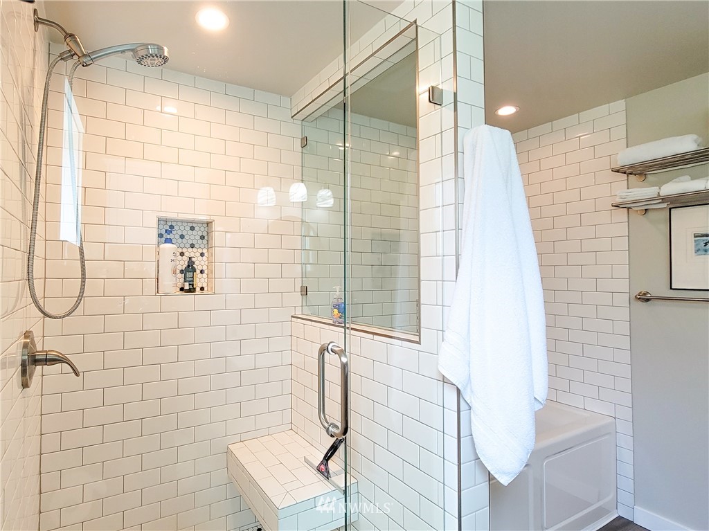 1002 Dayton Street Edmonds, WA 98020 - Photo 7 of 27 Gallery Image 7