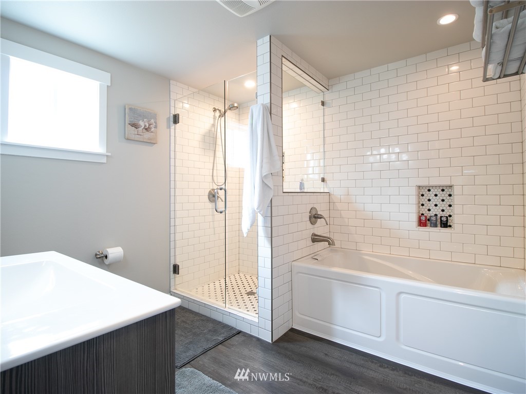 1002 Dayton Street Edmonds, WA 98020 - Photo 8 of 27 Gallery Image 8