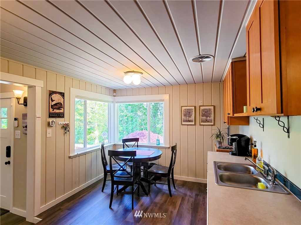 1002 Dayton Street Edmonds, WA 98020 - Photo 9 of 27 Gallery Image 9