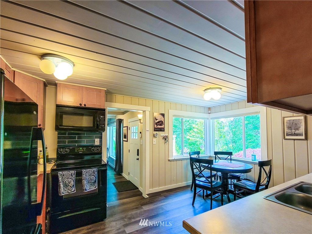1002 Dayton Street Edmonds, WA 98020 - Photo 10 of 27 Gallery Image 10