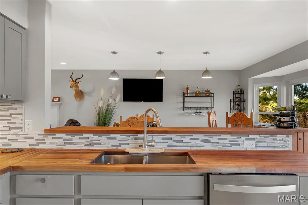 5051 Lancelot Lane High Ridge, MO 63049 - Photo 15 of 40