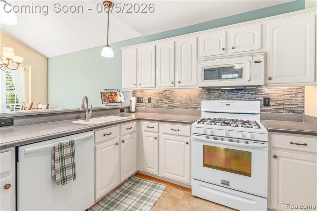 49105 Hawksburry Road Canton, MI 48188 - Photo 13 of 51