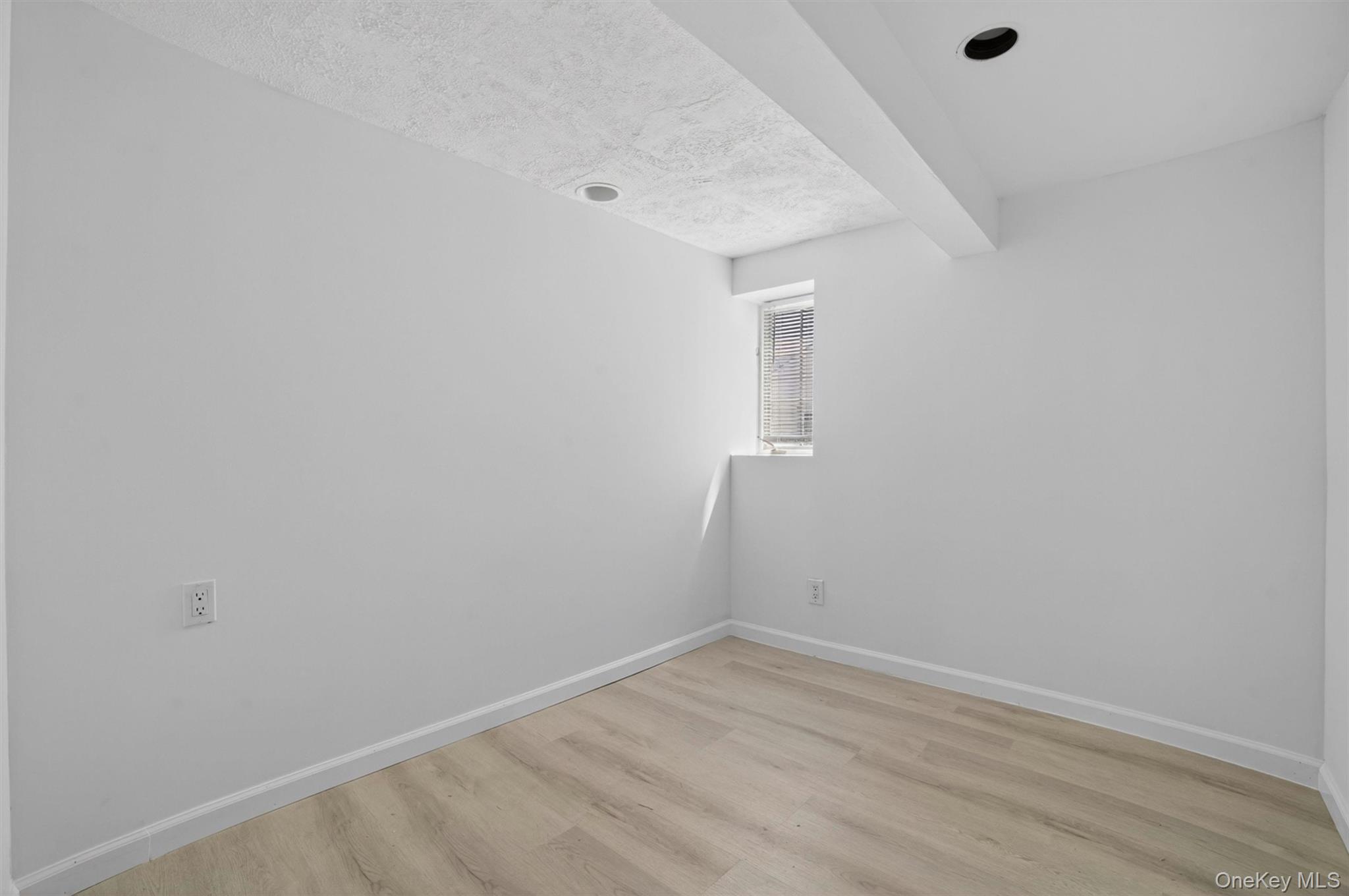 263 Croydon Road Yonkers, NY 10710 - Photo 33 of 43 a view of an empty room