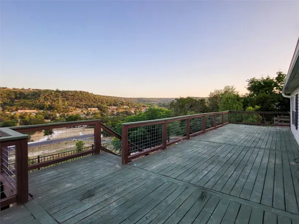 a view of terrace with city view and wooden floor