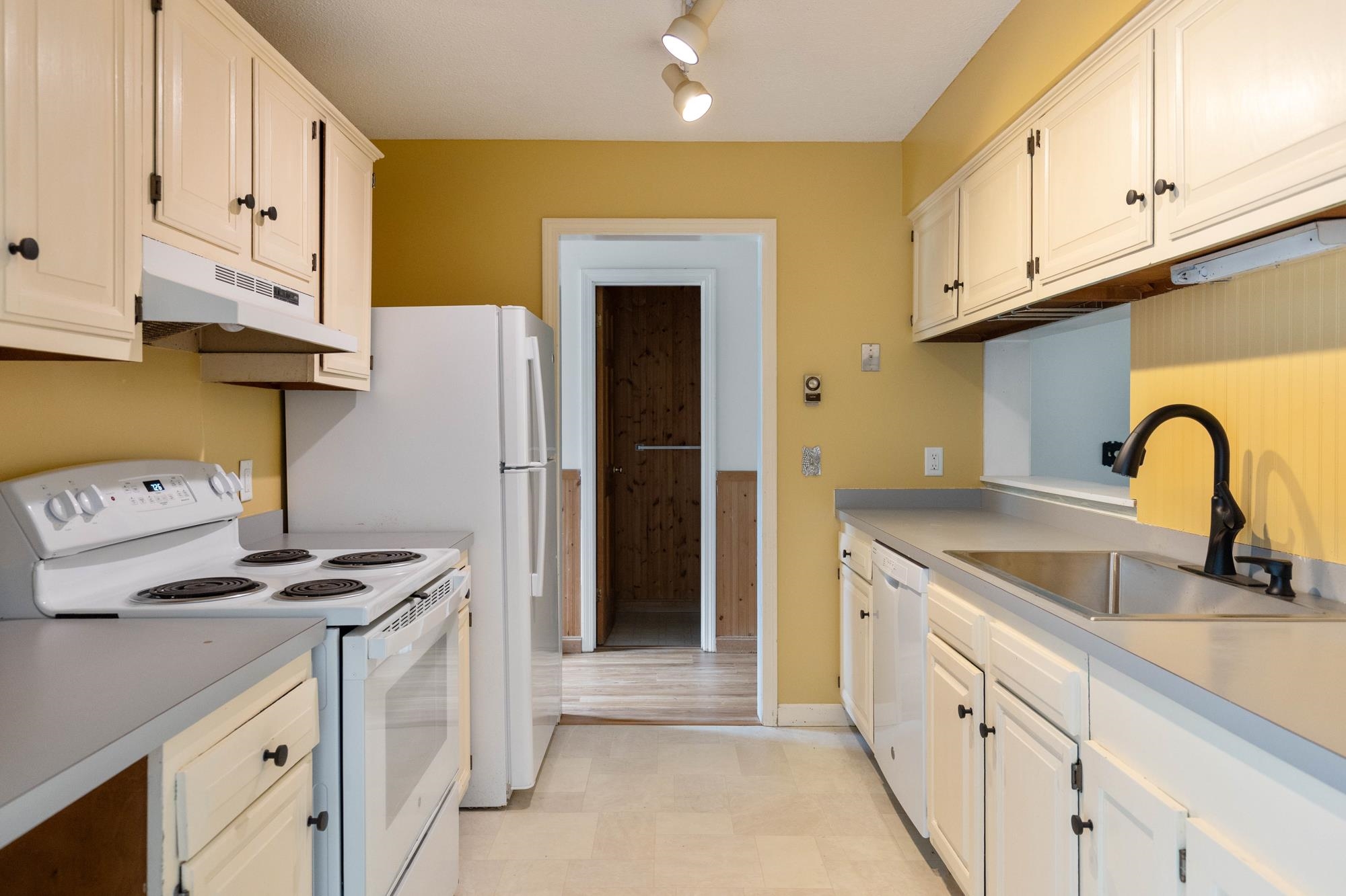 12 Brickyard Road, Unit 12 Essex Junction, VT 05452 - Photo 7 of 33
