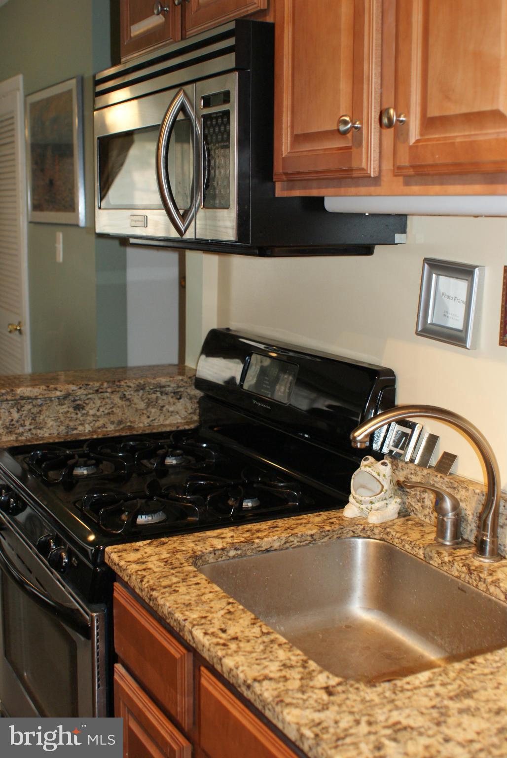 8700 Manchester Road, Unit 8 Silver Spring, MD 20901 - Photo 9 of 12 Kitchen