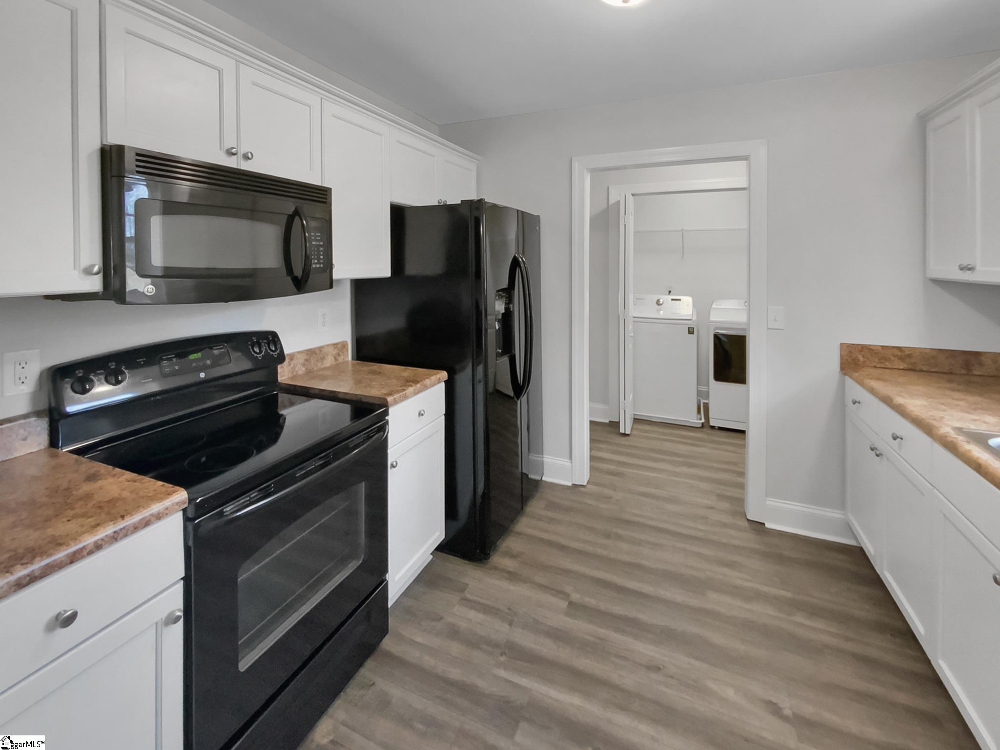 2407 East Lee Road Taylors, SC 29687 - Photo 2 of 28