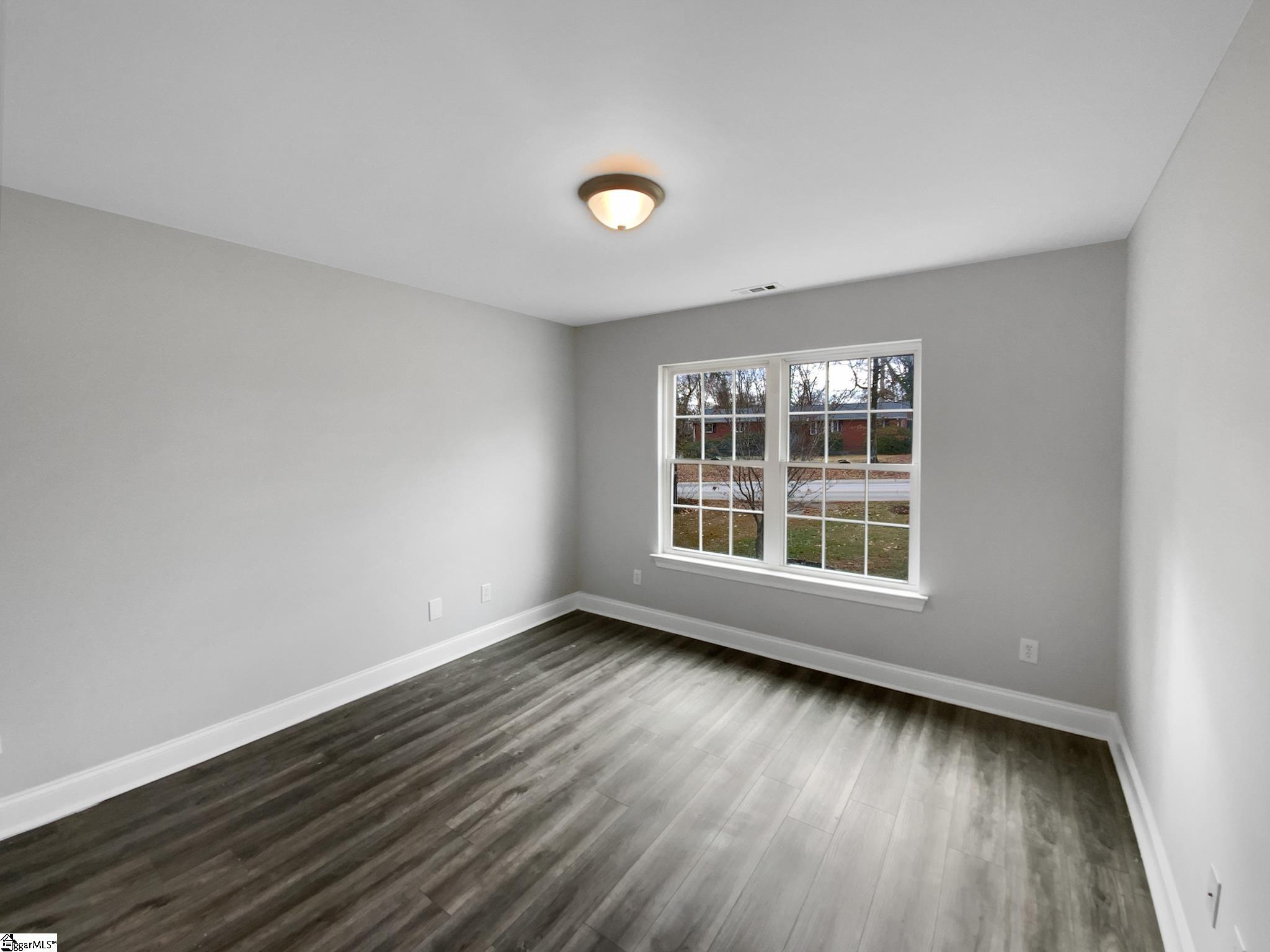 2407 East Lee Road Taylors, SC 29687 - Photo 4 of 28