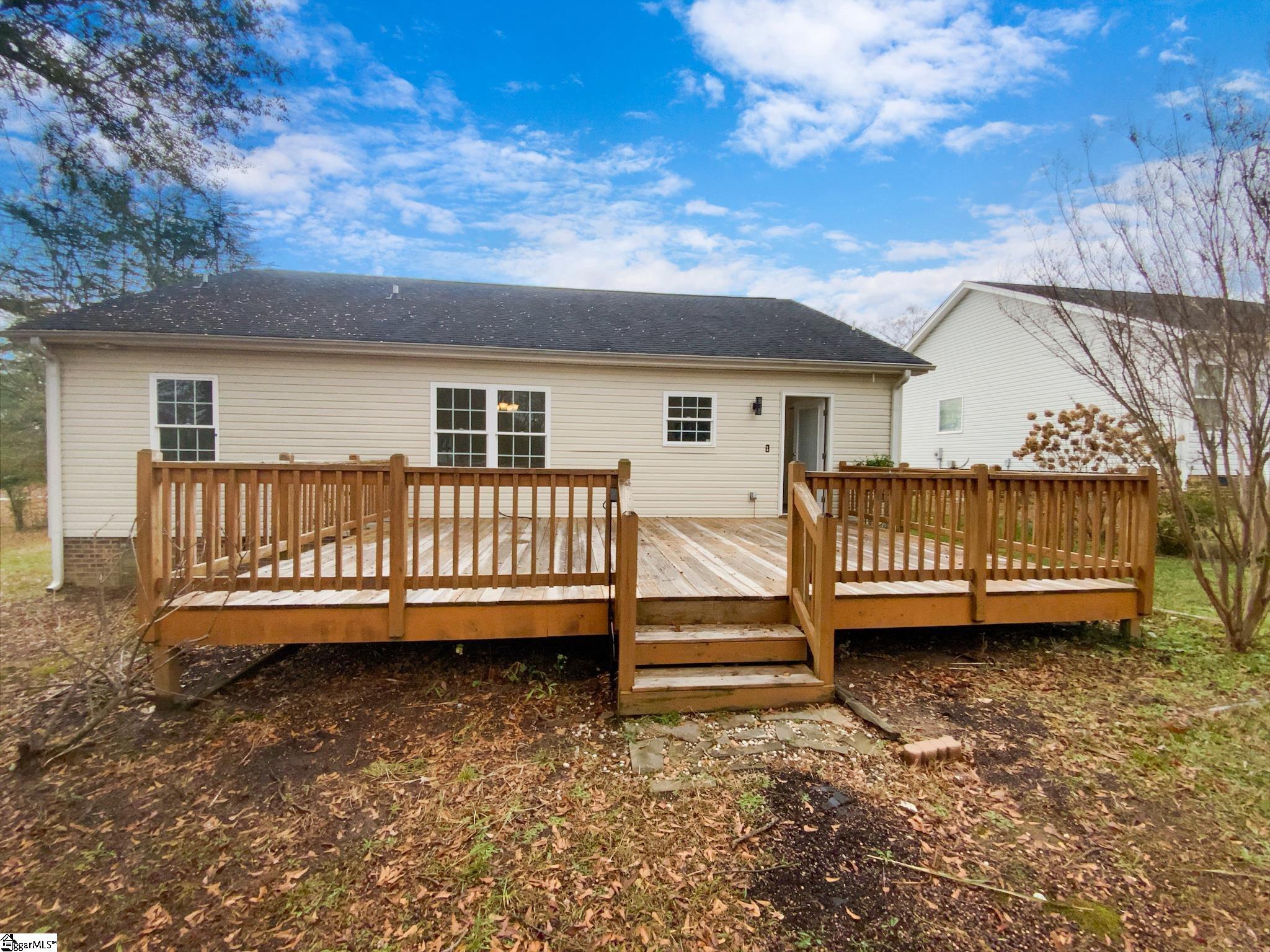 2407 East Lee Road Taylors, SC 29687 - Photo 5 of 28