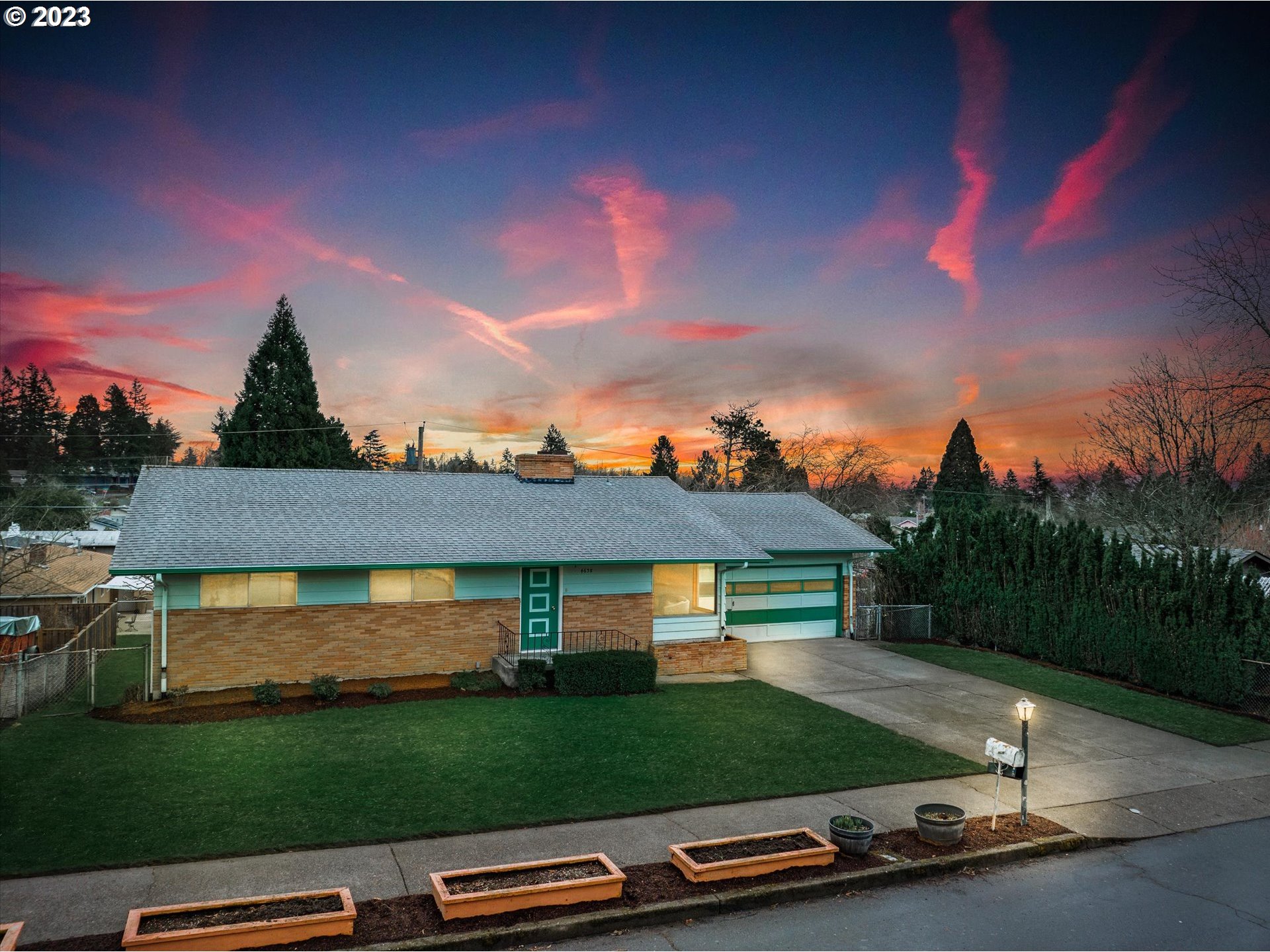 4638 Southeast Robin Road Milwaukie, OR 97267 - Photo 1 of 31 Gallery Image 1