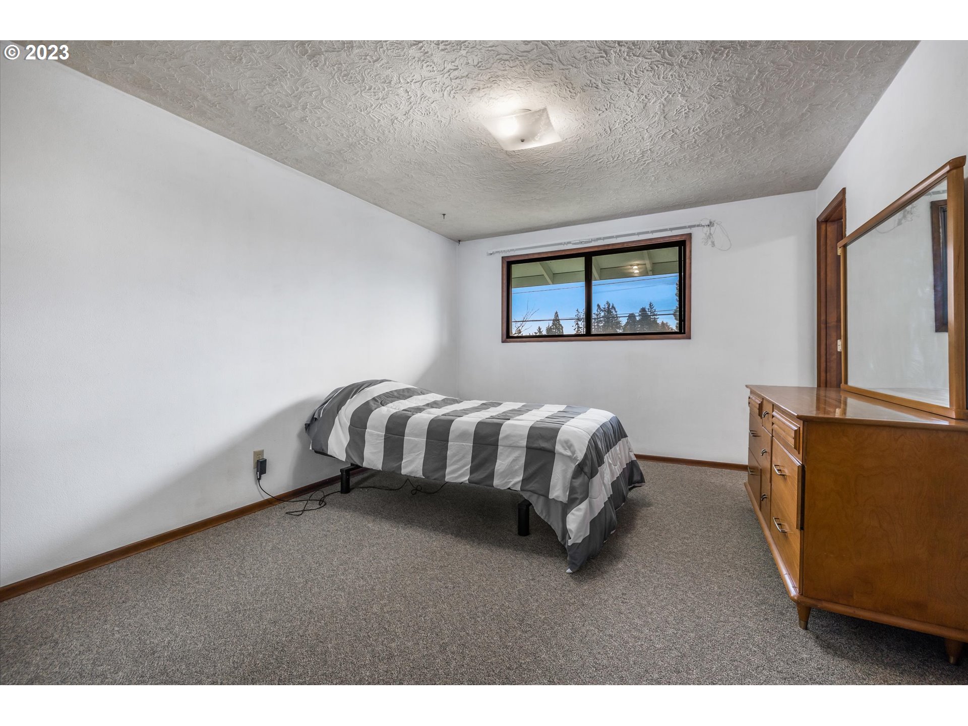 4638 Southeast Robin Road Milwaukie, OR 97267 - Photo 14 of 31 Gallery Image 14