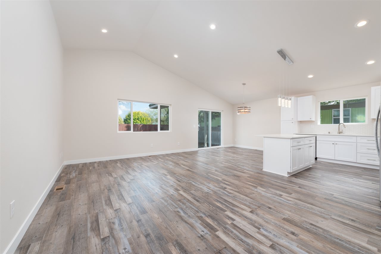 502 Ella Road Spokane Valley, WA 99212 - Photo 6 of 20 Gallery Image 6