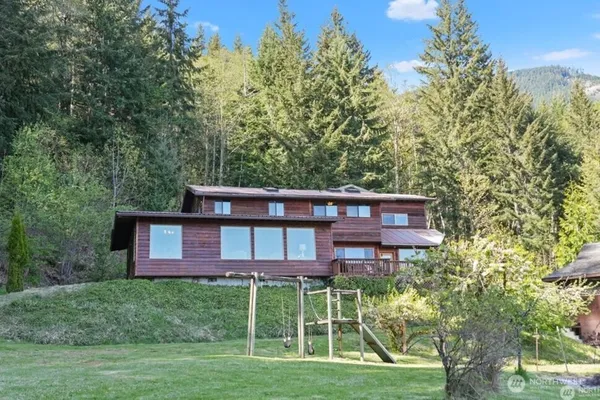 $995,000 | 289 Long And Winding Road, Randle, WA 98377