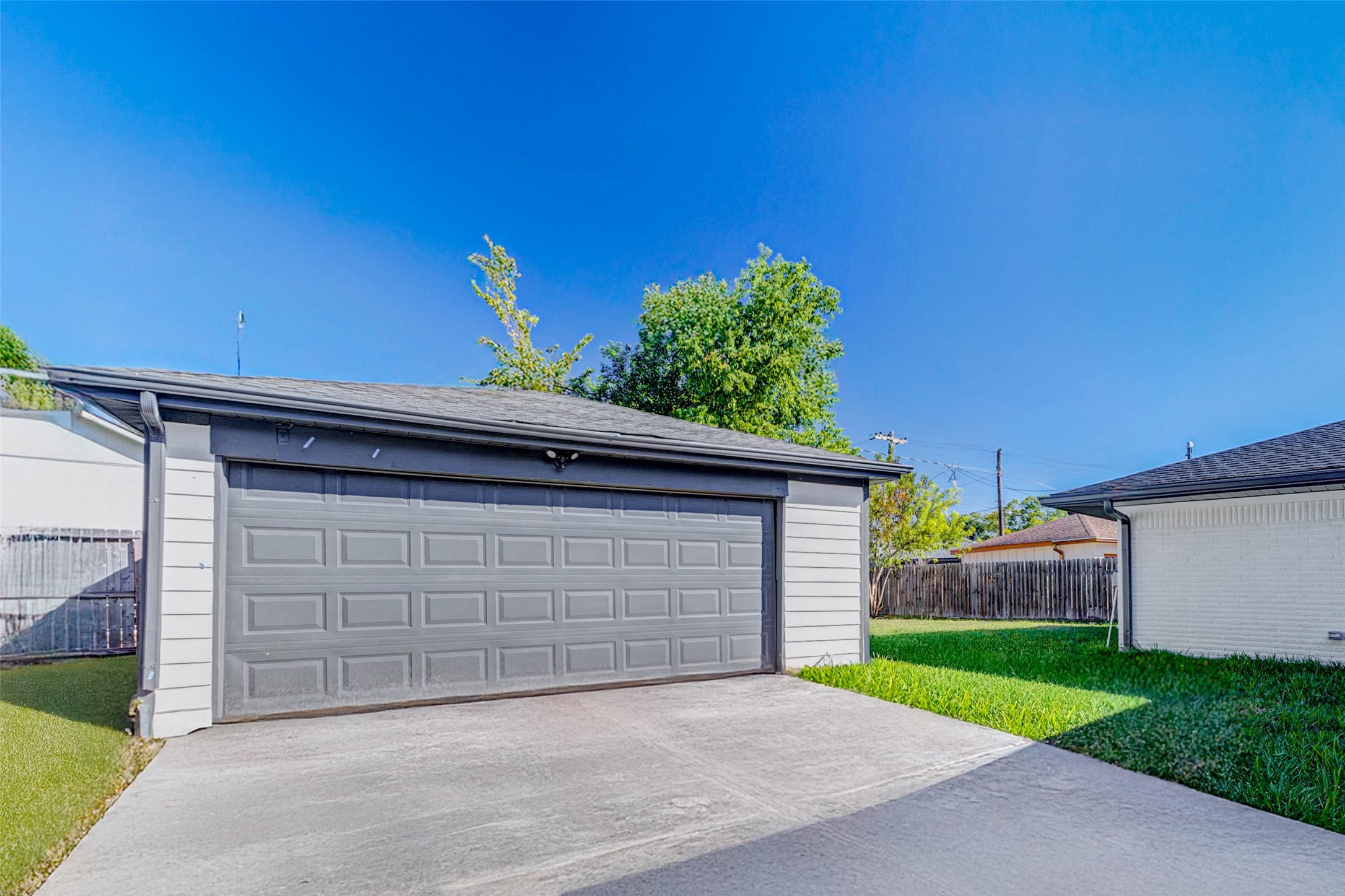 6106 Rutherglenn Drive Houston, TX 77096 - Photo 43 of 43 a view of a backyard