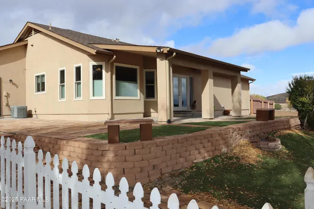 a view of outdoor space