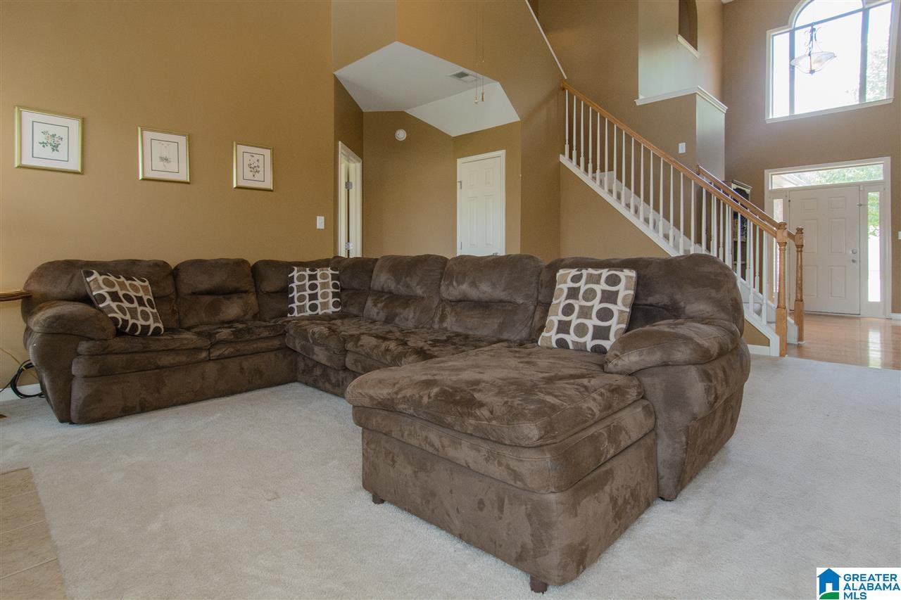 2009 Lake Circle Sterrett, AL 35147 - Photo 10 of 40