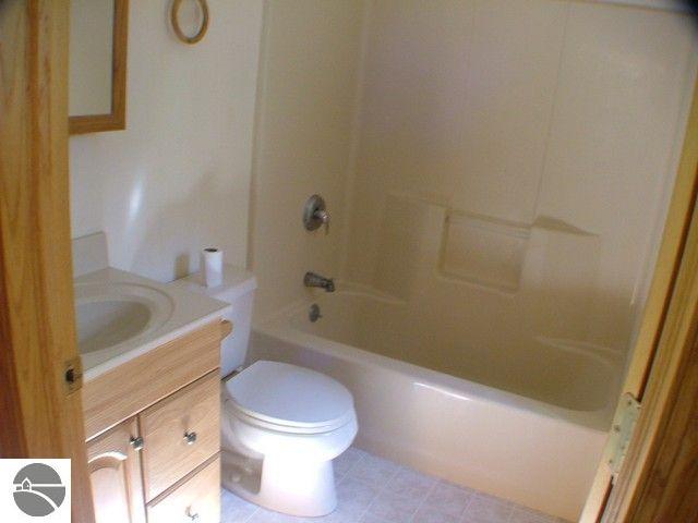 9075 Greenbrier Road Lake Ann, MI 49650 - Photo 11 of 15 1693697-10.JPG