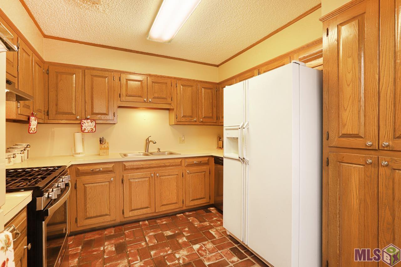 2128 Elkwood Drive Baton Rouge, LA 70816 - Photo 9 of 17