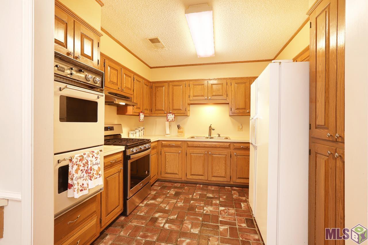 2128 Elkwood Drive Baton Rouge, LA 70816 - Photo 10 of 17