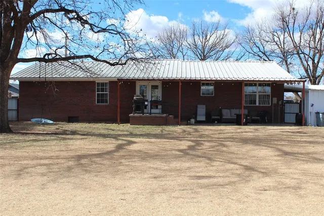 a house view with a outdoor space