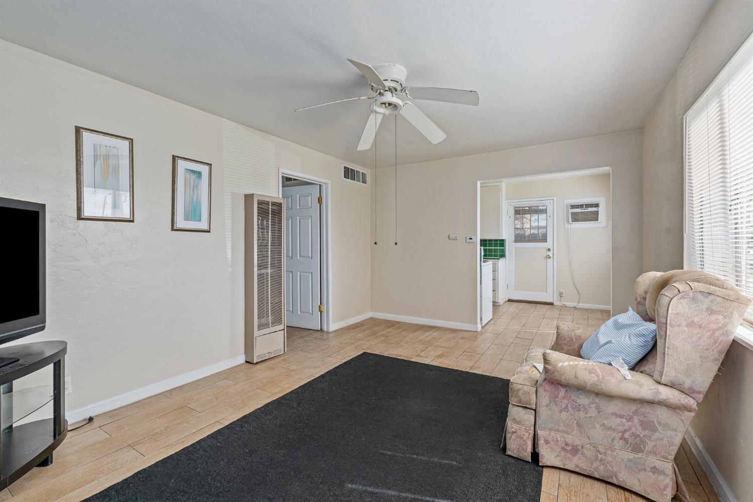 127 West 18th Street Merced, CA 95340 - Photo 11 of 86