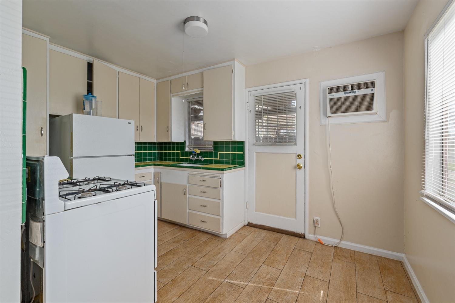 127 West 18th Street Merced, CA 95340 - Photo 13 of 86