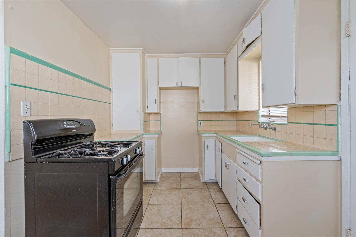 127 West 18th Street Merced, CA 95340 - Photo 44 of 86