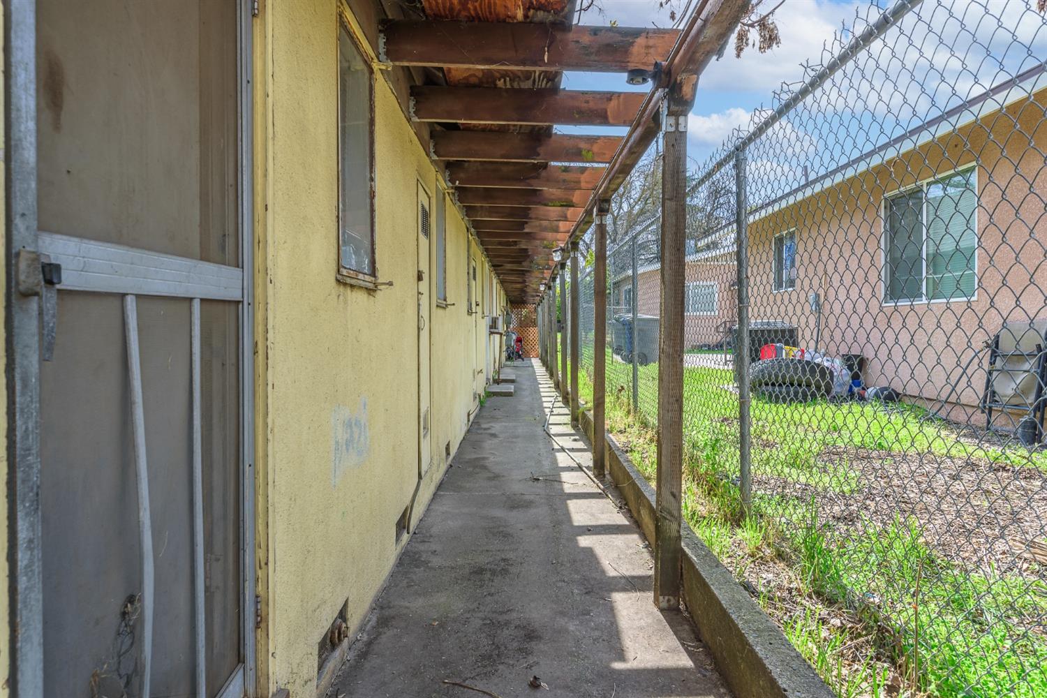 127 West 18th Street Merced, CA 95340 - Photo 45 of 86