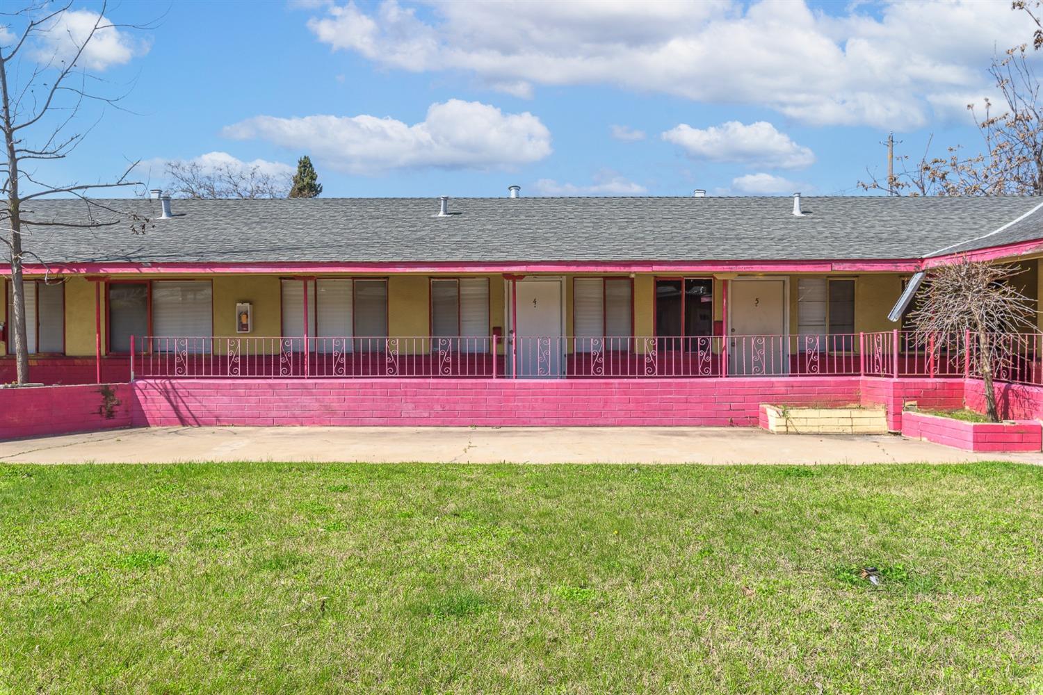 127 West 18th Street Merced, CA 95340 - Photo 7 of 86