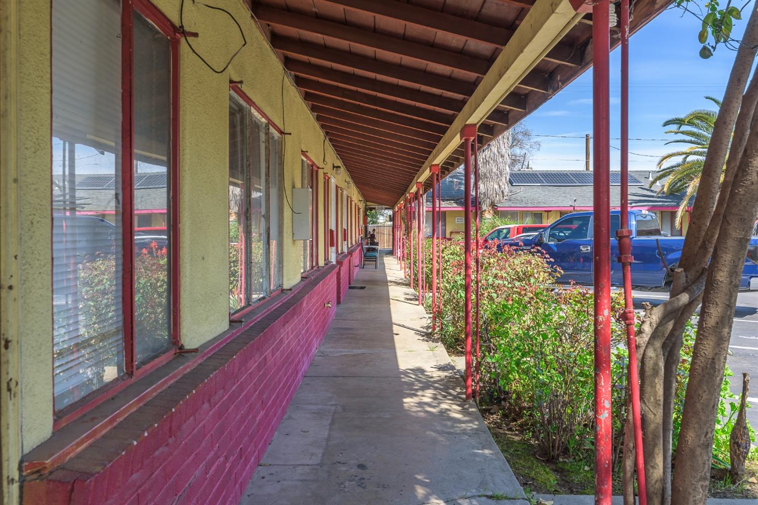 127 West 18th Street Merced, CA 95340 - Photo 9 of 86