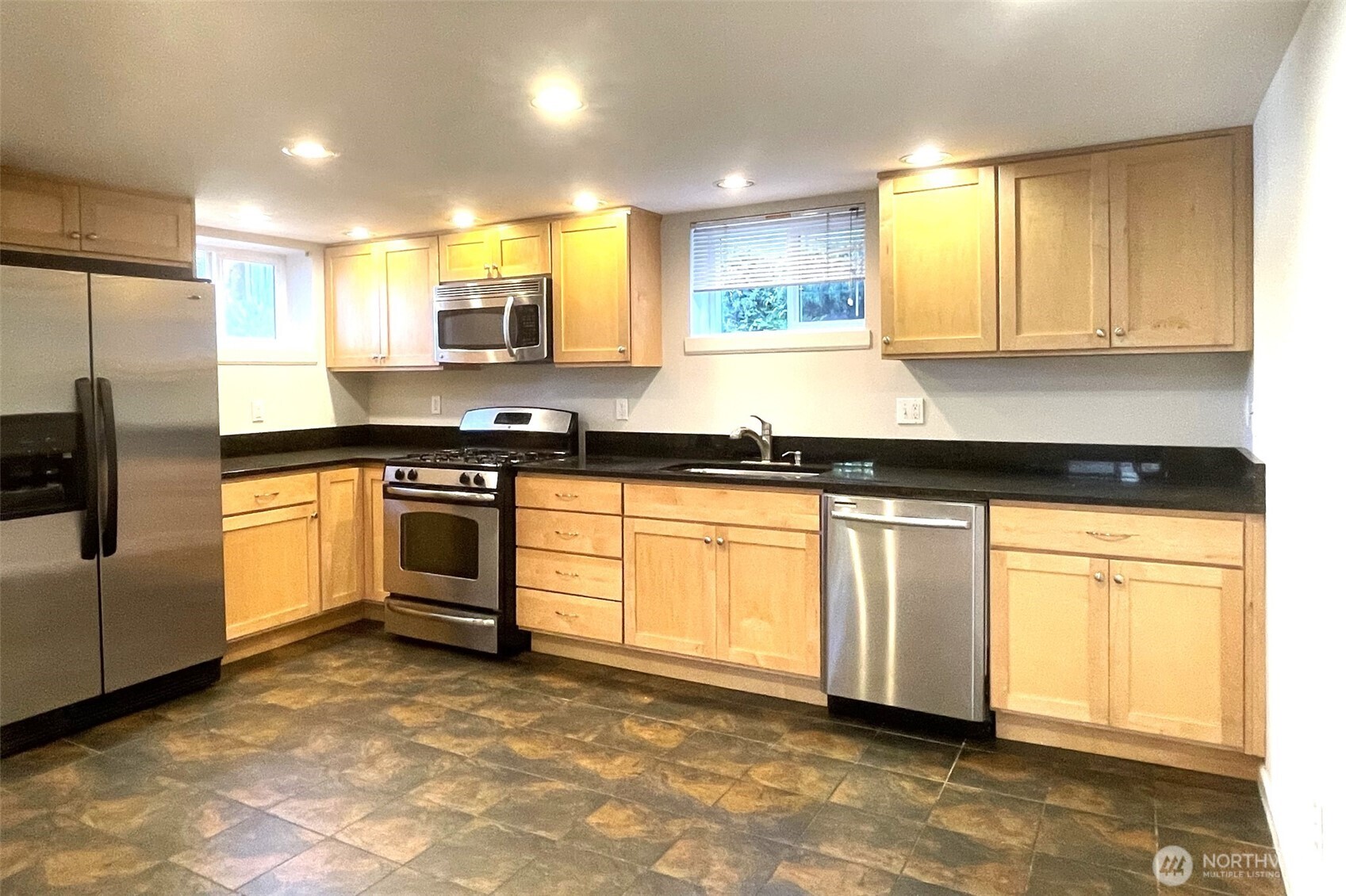 4725 35th Avenue Southwest, Unit B Seattle, WA 98126 - Photo 5 of 17