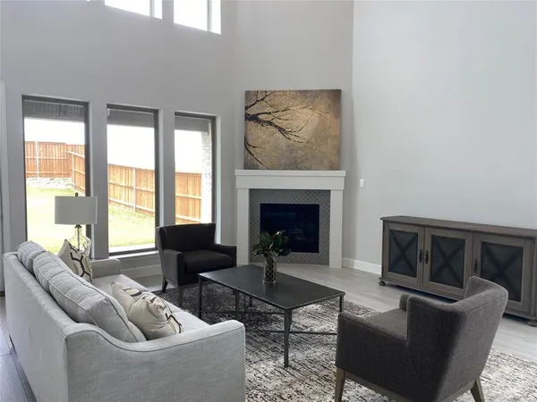 $3,900 | 1702 Swayback Lane, Mansfield, TX 76063