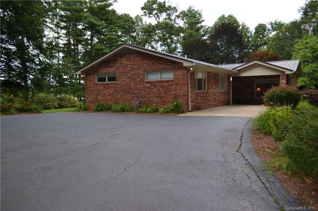22 Morgan Road Hendersonville, NC 28739 - Photo 4 of 24 Gallery Image 4