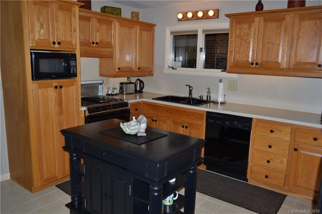22 Morgan Road Hendersonville, NC 28739 - Photo 8 of 24 Gallery Image 8