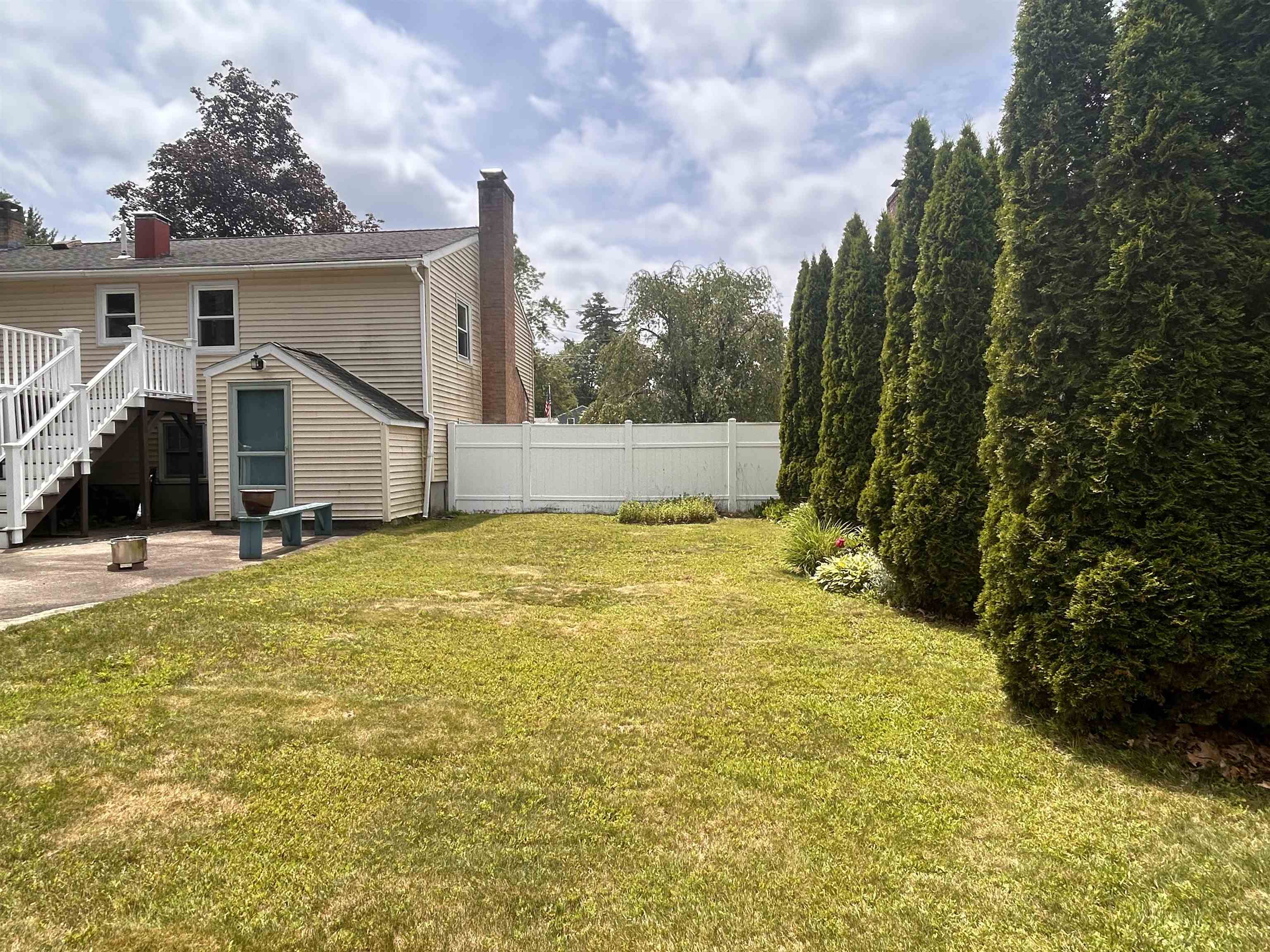 13 Wellesley Road Nashua, NH 03062 - Photo 8 of 36 Gallery Image 8