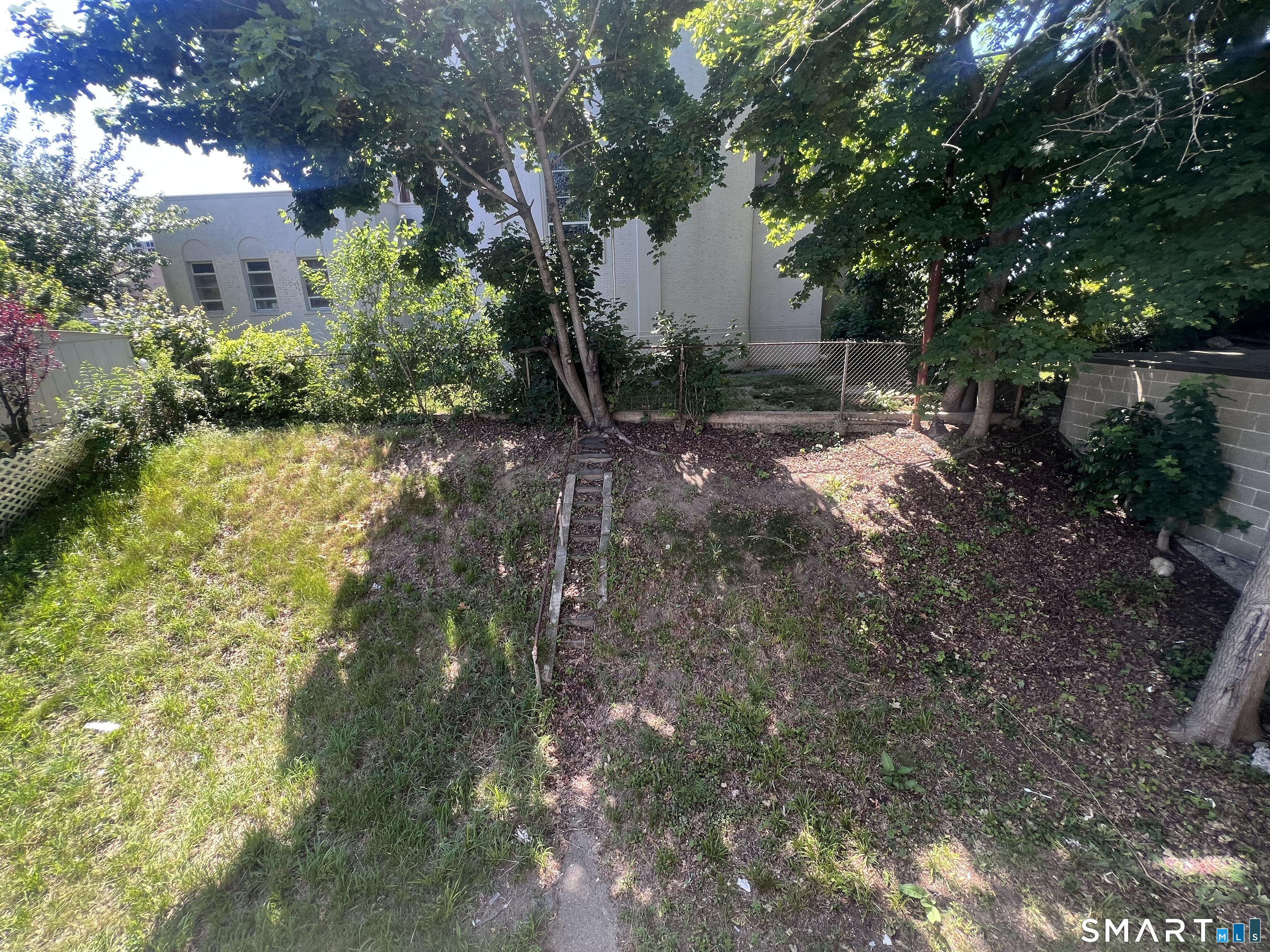 333 Ridgefield Avenue Bridgeport, CT 06610 - Photo 16 of 17 BACKYARD