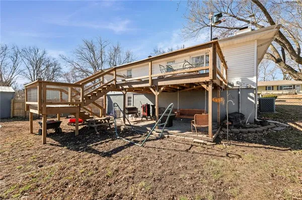 $257,000 | 325 Matthews Lane, Gower, MO 64454