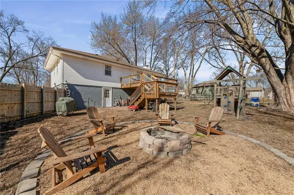 $257,000 | 325 Matthews Lane, Gower, MO 64454