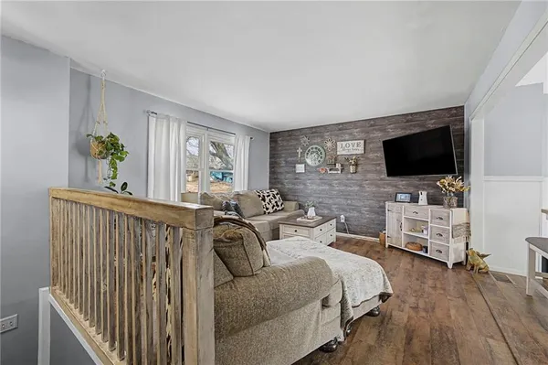 $257,000 | 325 Matthews Lane, Gower, MO 64454