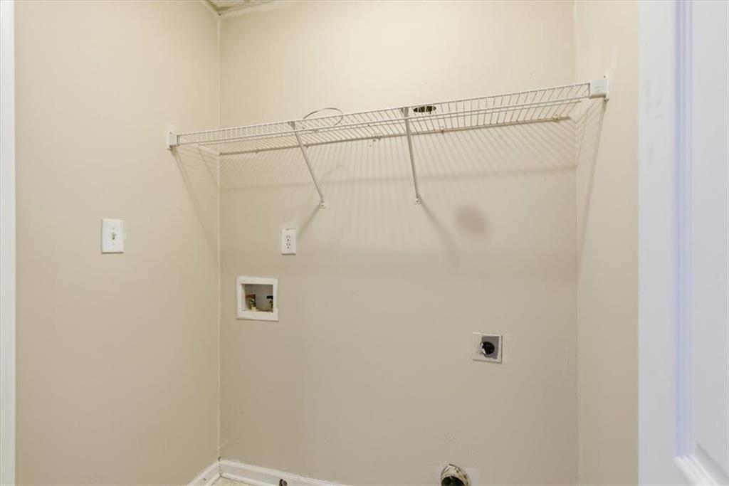 460 Parkway Road Union City, GA 30291 - Photo 17 of 18 a bathroom with a shower