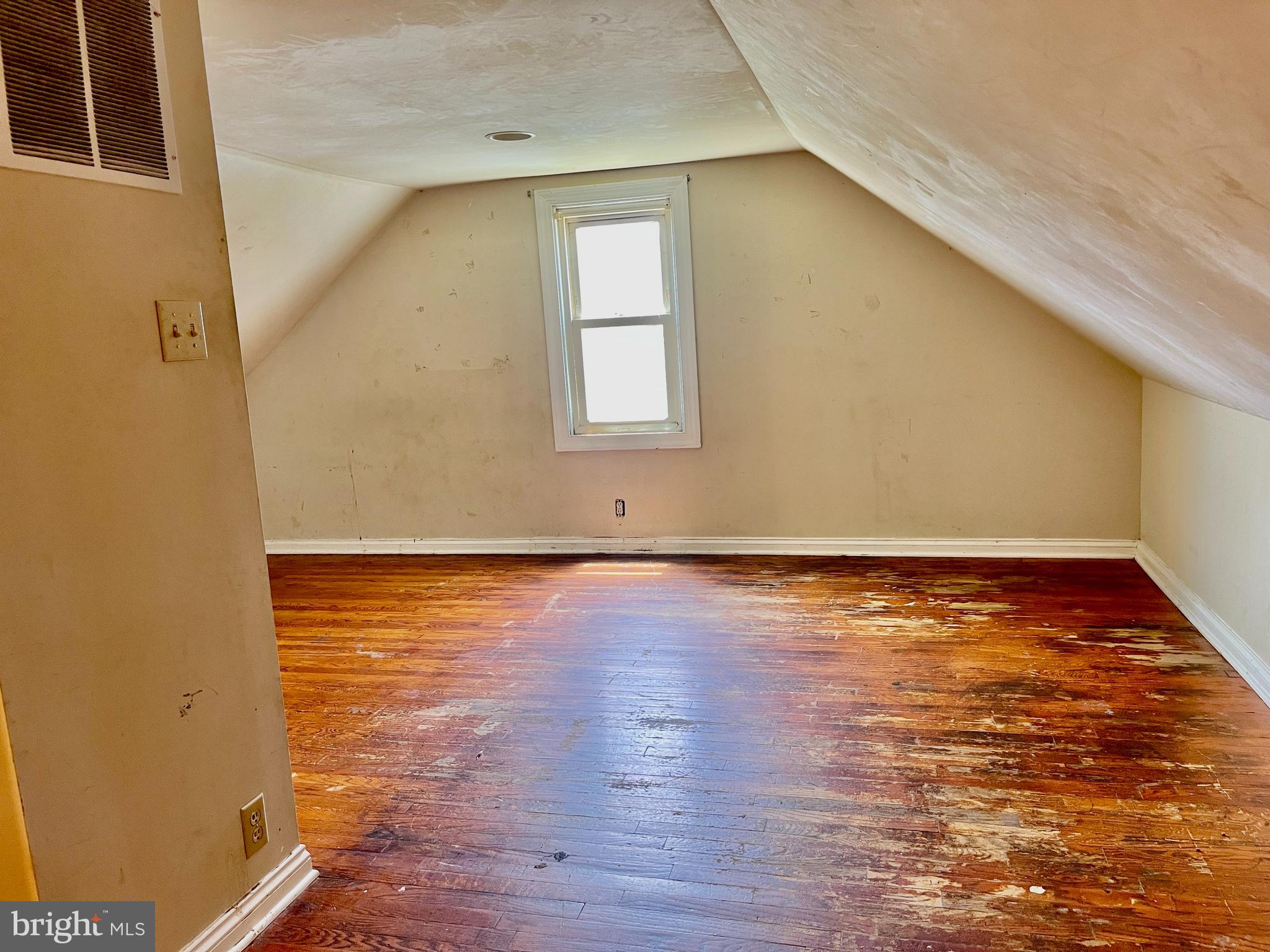 10 Avenal Road Baltimore, MD 21221 - Photo 16 of 24 2nd. floor bedroom