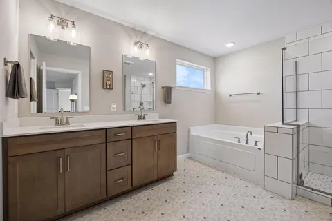 $825,000 | 4941 Obsidian Way, Victoria, MN 55386