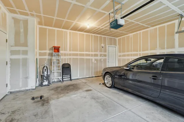 $379,000 | 3013 La Vina Circle, Los Banos, CA 93635