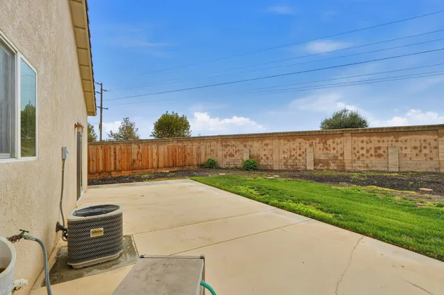 $379,000 | 3013 La Vina Circle, Los Banos, CA 93635