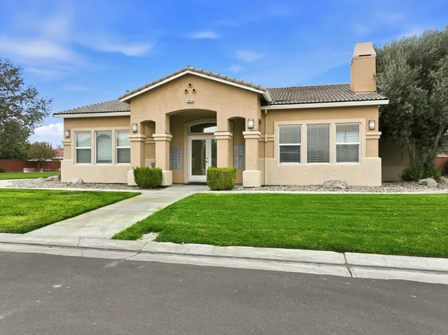 $379,000 | 3013 La Vina Circle, Los Banos, CA 93635