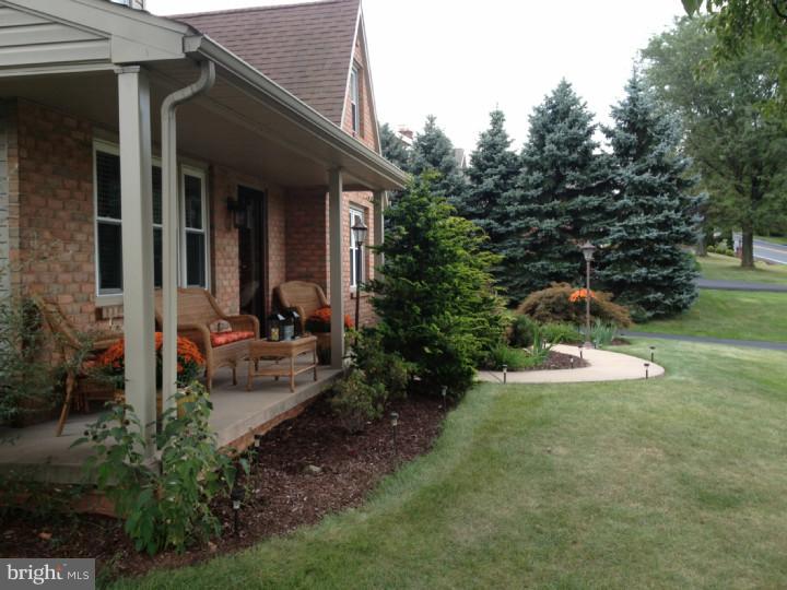 221 Gibraltar Road Reading, PA 19606 - Photo 3 of 21 Porch