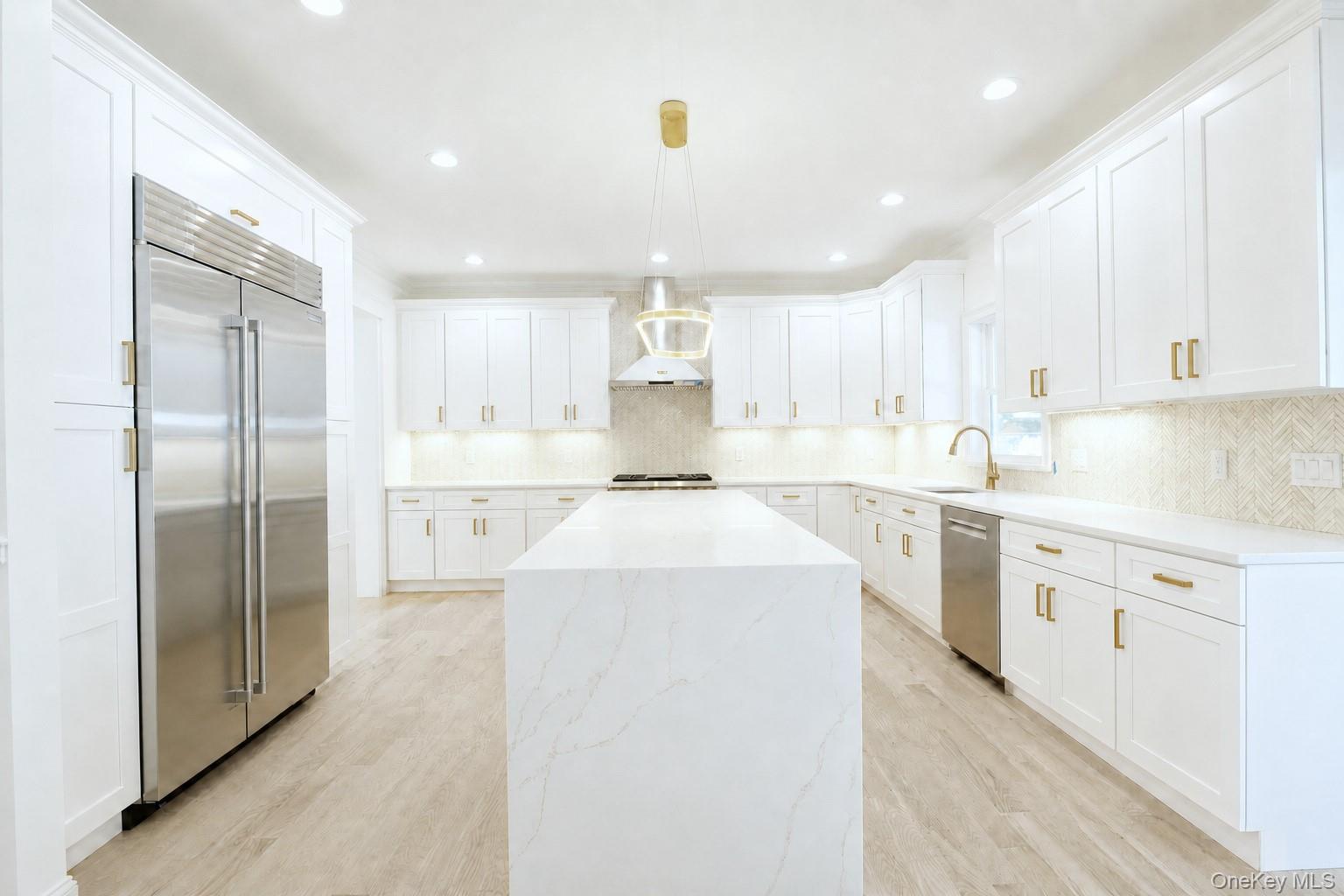 1320 R Street Elmont, NY 11003 - Photo 5 of 33