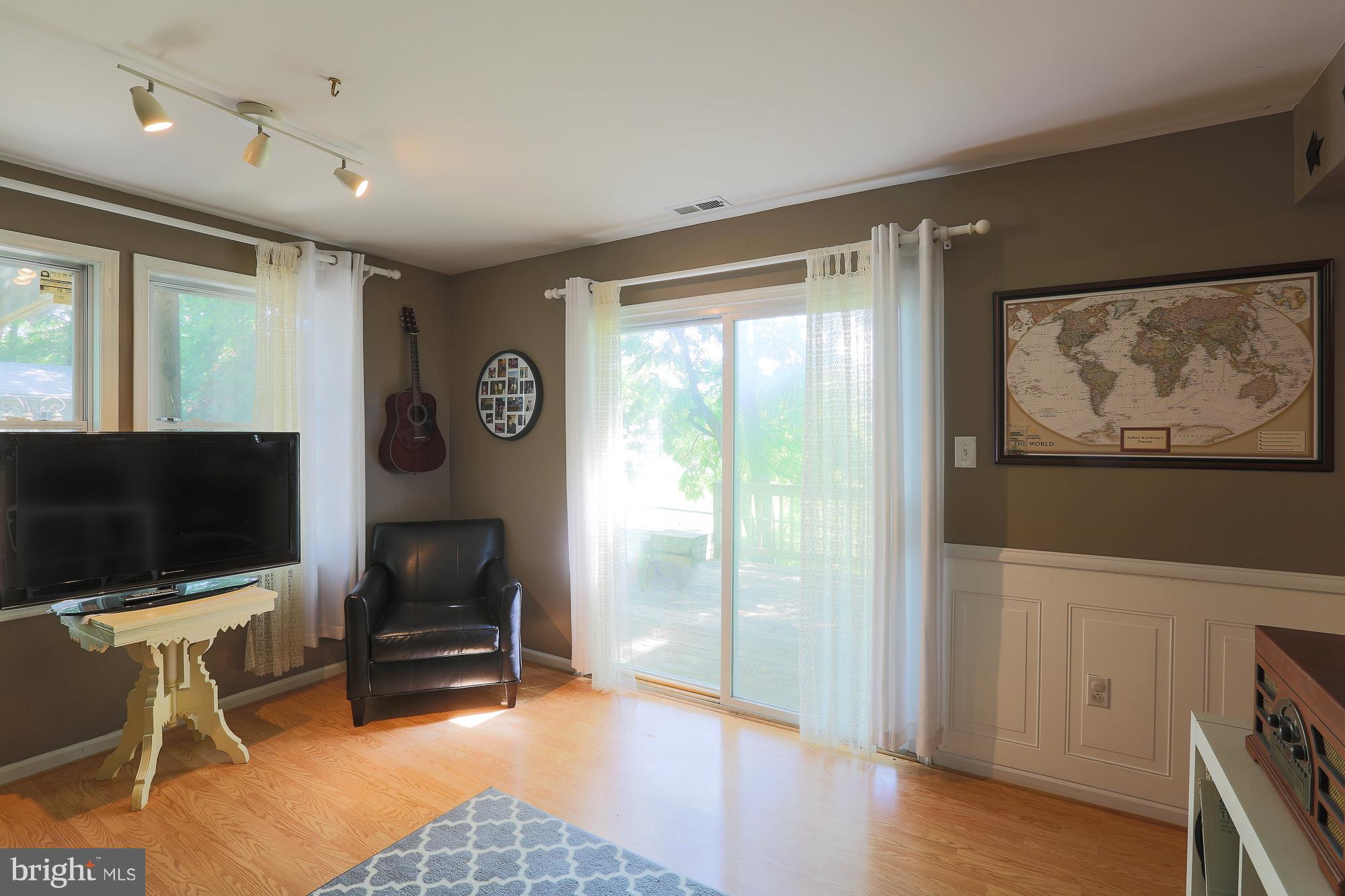 1527 Galena Road Baltimore, MD 21221 - Photo 16 of 30 Family Room